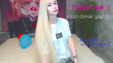 Snapshot of alison_moonlight chatting on February 2025 12:36:02 AM Alison online show from February 2025 12:36:02 AM