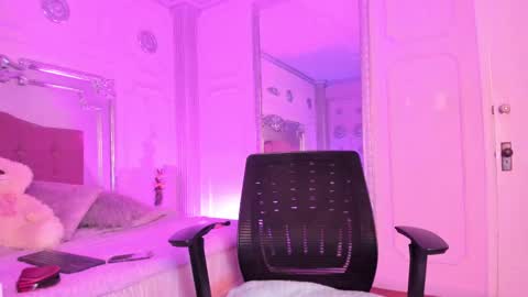 Alison Fishert online show from February 2025 12:05:02 PM