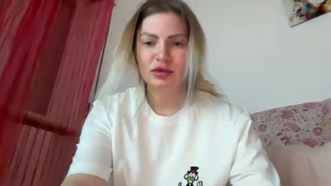 Snapshot of alisonlaurentis chatting on September 2025 06:55:01 PM Ecate online show from September 2025 06:55:01 PM