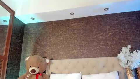 Snapshot of alisoon_moon chatting on October 2025 11:16:01 PM Alison Moon online show from October 2025 11:16:01 PM