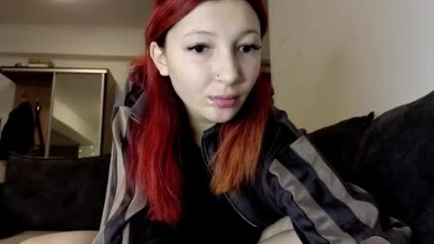 alissa_kiss_ online show from October 2025 05:11:02 PM