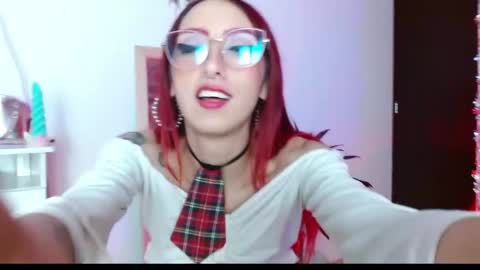 Snapshot of alissesallie_ chatting on January 2025 03:12:02 AM alissesallie_ online show from January 2025 03:12:02 AM