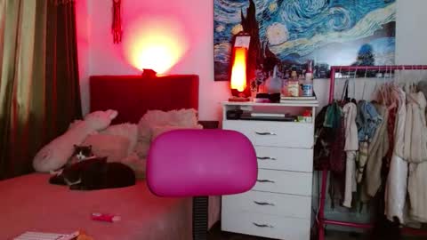 Snapshot of alissesallie_ chatting on November 2025 09:15:01 PM alissesallie_ online show from November 2025 09:15:01 PM