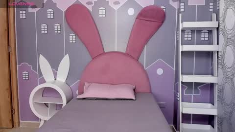 Alisson  online show from February 2025 11:18:02 AM