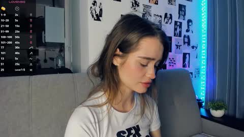 Snapshot of alivialovely chatting on November 2025 10:01:02 AM Alivia online show from November 2025 10:01:02 AM