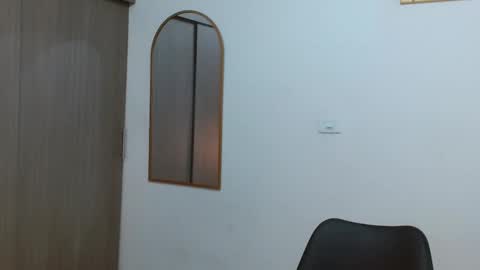 alix online show from November 2025 05:07:02 AM