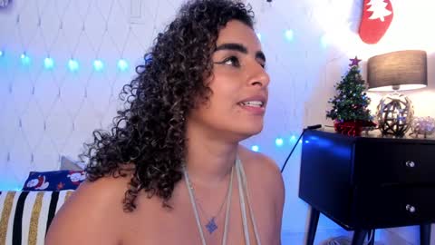 Snapshot of alizon_ chatting on December 2024 11:37:01 PM Andrea online show from December 2024 11:37:01 PM