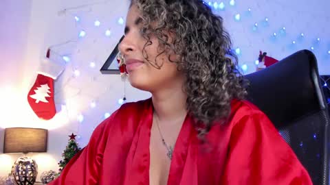 Snapshot of alizon_ chatting on December 2024 02:36:02 AM Andrea online show from December 2024 02:36:02 AM