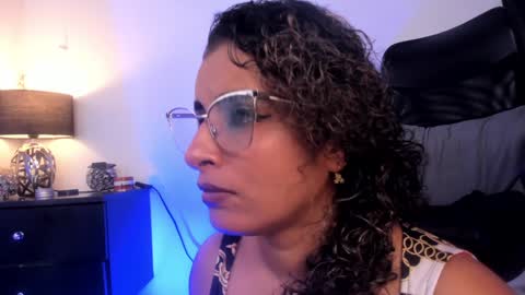 Snapshot of alizon_ chatting on January 2025 08:32:01 PM Andrea online show from January 2025 08:32:01 PM
