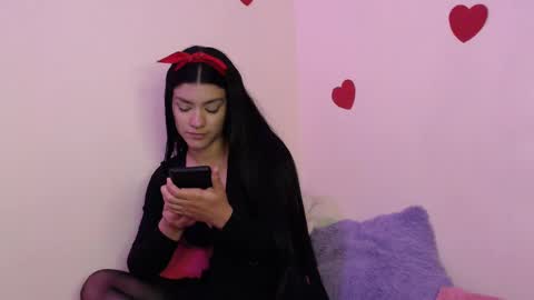 Snapshot of all_smiles_here chatting on February 2025 06:21:01 AM Lola online show from February 2025 06:21:01 AM