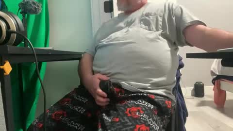 Allergictolove online show from January 2025 10:45:01 PM