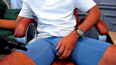 Snapshot of allessandrosantos chatting on December 2024 08:48:01 PM                                 Help me reach 100 likes online show from December 2024 08:48:01 PM