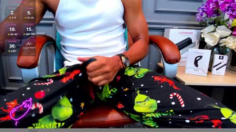 Snapshot of allessandrosantos chatting on December 2024 12:49:01 PM                                 Help me reach 100 likes online show from December 2024 12:49:01 PM