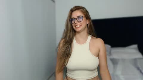 allieemod online show from February 2025 05:46:01 AM