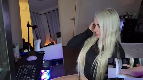 Snapshot of alliefyre chatting on October 2025 02:34:01 AM Allie Fyre online show from October 2025 02:34:01 AM