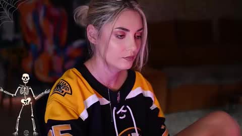 Allie online show from October 2025 11:20:02 AM