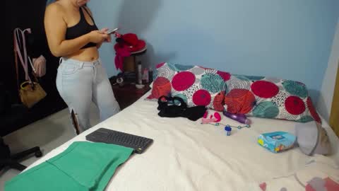 Snapshot of allisonnjones chatting on October 2025 06:17:02 PM allisonnjones online show from October 2025 06:17:02 PM