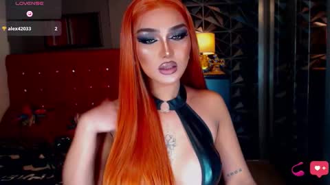 Snapshot of alluringnatalya chatting on December 2025 08:23:01 AM Natalya Fox online show from December 2025 08:23:01 AM