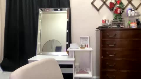 Snapshot of allyanalangel chatting on November 2025 05:16:02 AM allyanalangel online show from November 2025 05:16:02 AM