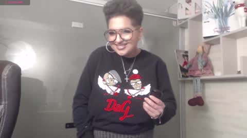         online show from December 2024 09:41:01 PM