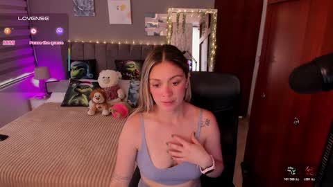 Snapshot of allysonsweett chatting on November 2025 04:31:02 PM ANNA online show from November 2025 04:31:02 PM