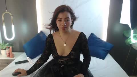 ALMA FENIX  online show from December 2024 07:32:02 PM
