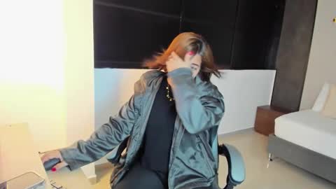 ALMA FENIX  online show from October 2025 12:27:01 PM