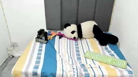 Snapshot of almaa__ chatting on October 2025 07:45:01 PM Alma online show from October 2025 07:45:01 PM