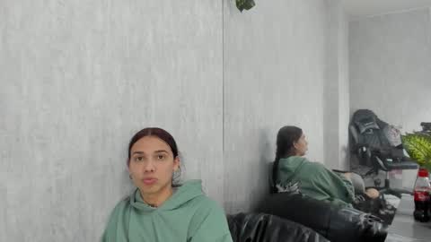 Santy online show from September 2025 08:23:01 PM