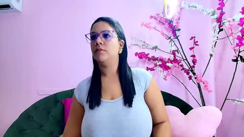 ALMENDRAEVANS online show from December 2024 12:16:01 PM