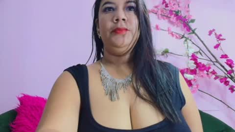 ALMENDRAEVANS online show from December 2024 12:38:01 PM