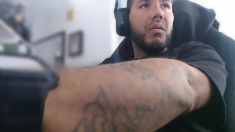 Snapshot of aloha_king chatting on November 2025 09:28:01 PM simplyfaded online show from November 2025 09:28:01 PM