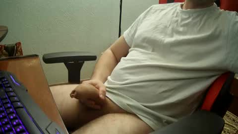 Snapshot of alonzomanly chatting on December 2024 04:39:01 AM alonzomanly online show from December 2024 04:39:01 AM