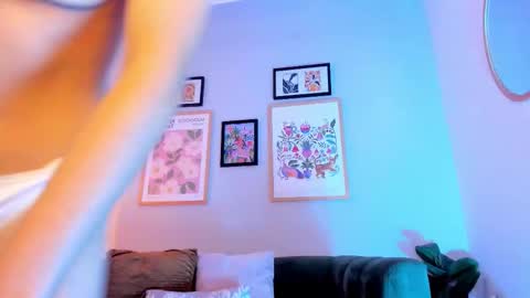 althea_lyra online show from September 2025 01:43:02 PM