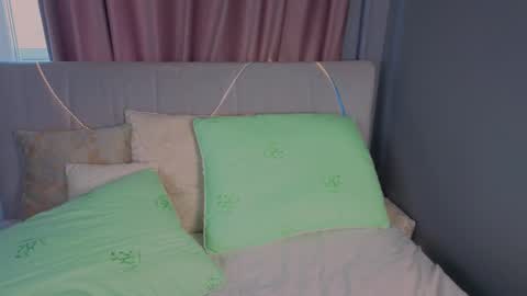 alvanalbach online show from September 2025 08:36:02 AM