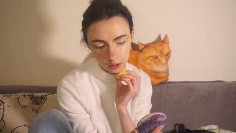 alvanalbach online show from October 2025 08:04:02 AM