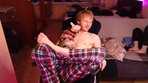 Snapshot of alvin__main chatting on February 2025 11:15:01 PM Alvin Puska -- online show from February 2025 11:15:01 PM