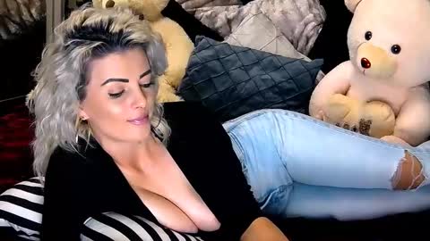 aly online show from December 2024 01:28:01 PM