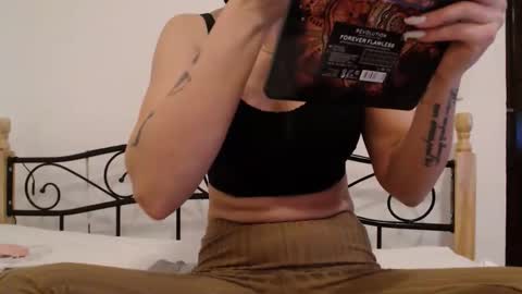 Snapshot of alycediamond21 chatting on November 2025 06:05:02 AM Missy online show from November 2025 06:05:02 AM