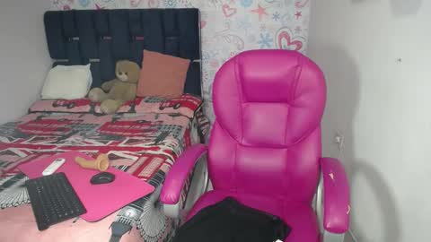 alyna online show from September 2025 12:40:01 PM