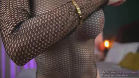 Snapshot of alyonaqueen_ chatting on November 2025 08:40:02 PM Alyona online show from November 2025 08:40:02 PM