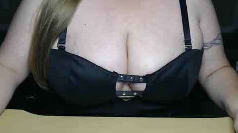 Alyss Skye online show from September 2025 01:18:01 AM
