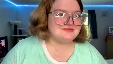 Lily online show from September 2025 02:52:02 PM