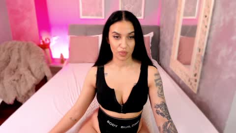 Alyssa online show from December 2024 01:00:01 PM