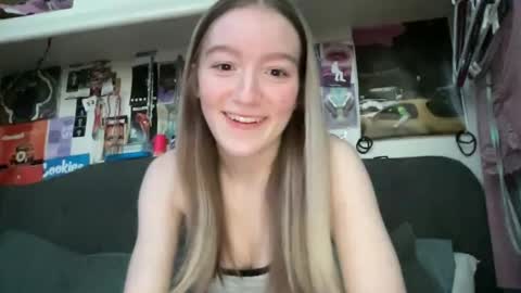 alyssag7001 online show from March 2025 07:36:01 PM