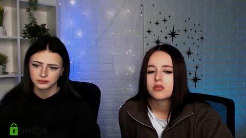 Snapshot of alyssamoan chatting on November 2025 12:49:01 PM alyssamoan online show from November 2025 12:49:01 PM