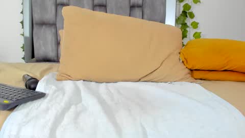 alyssia online show from October 2025 12:36:02 PM