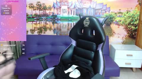 Alyy online show from December 2024 05:19:01 PM