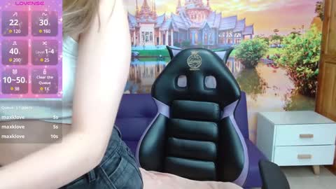 Alyy online show from February 2025 08:25:01 PM