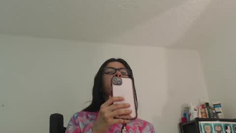 valentia online show from January 2025 01:54:01 AM